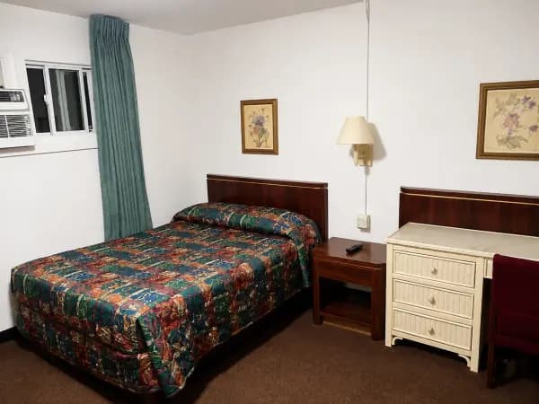 Queen Room